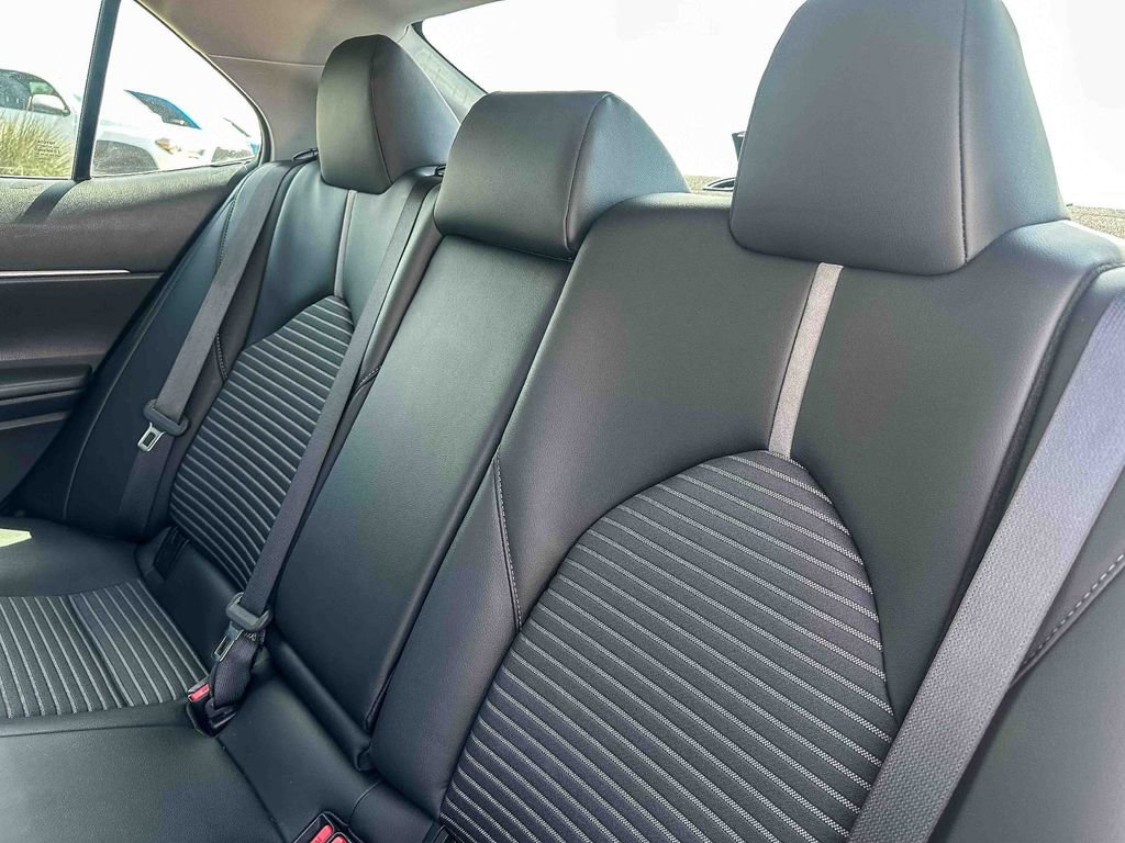 Used 2023 Toyota Camry SE image 19