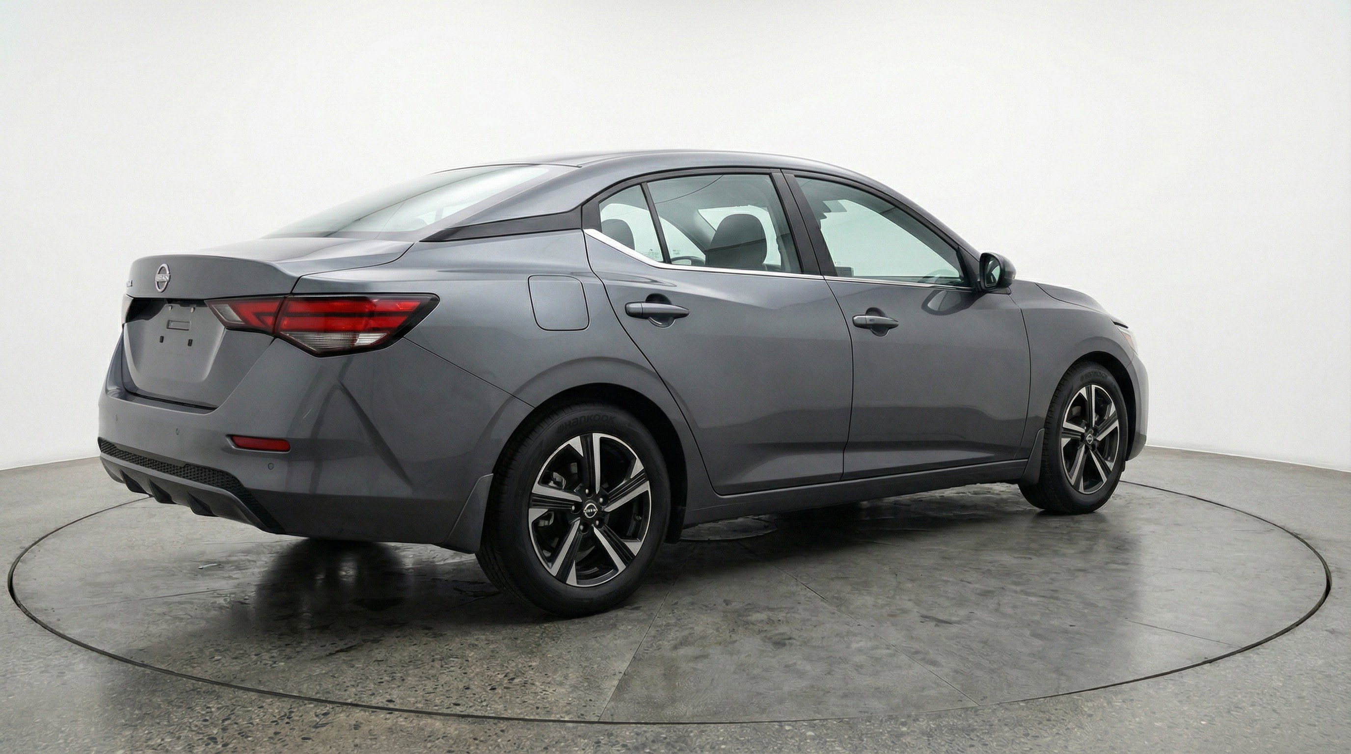 Used 2025 Nissan Sentra SV image 9