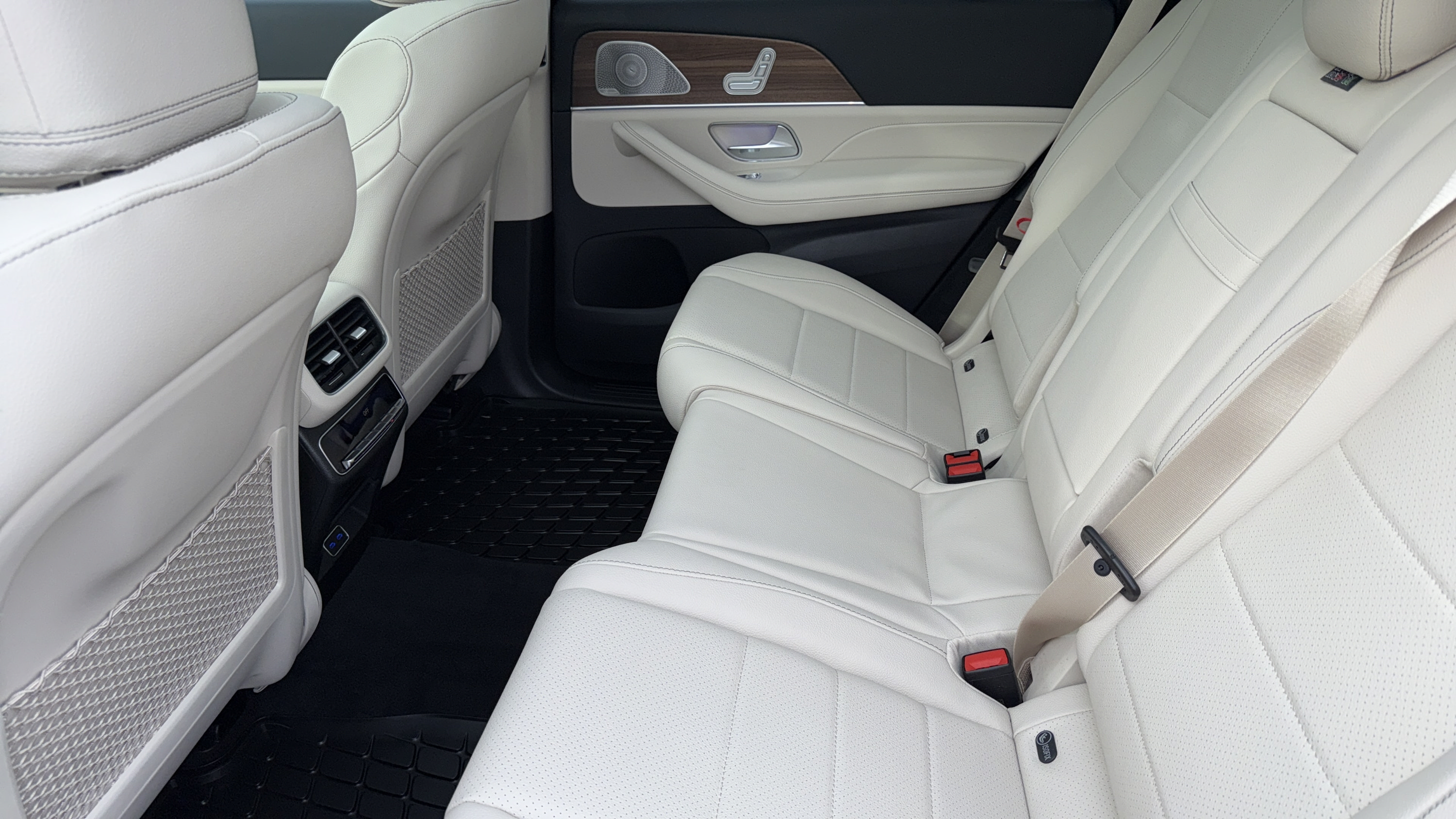 Certified 2026 Mercedes-Benz GLS 450 4MATIC image 27