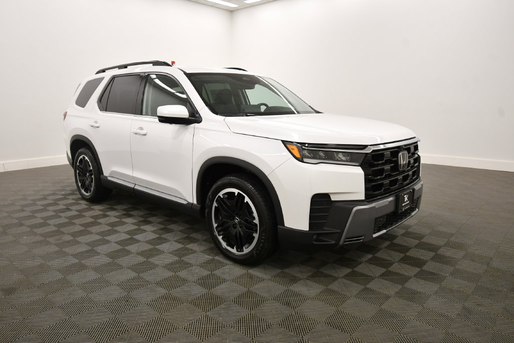 Certified 2026 Honda Pilot Touring image 10