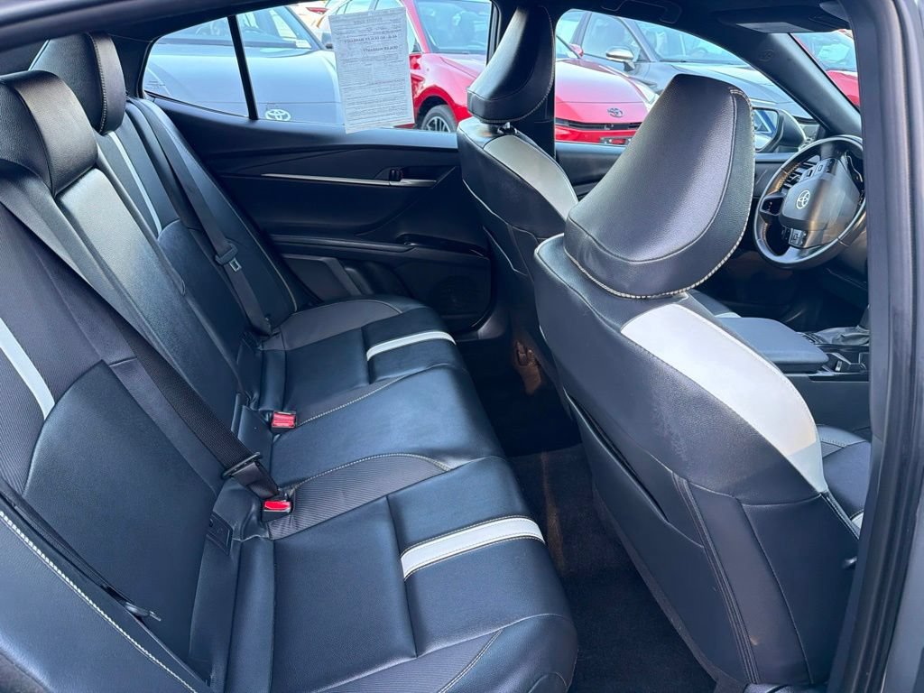 Used 2025 Toyota Camry SE FWD image 13