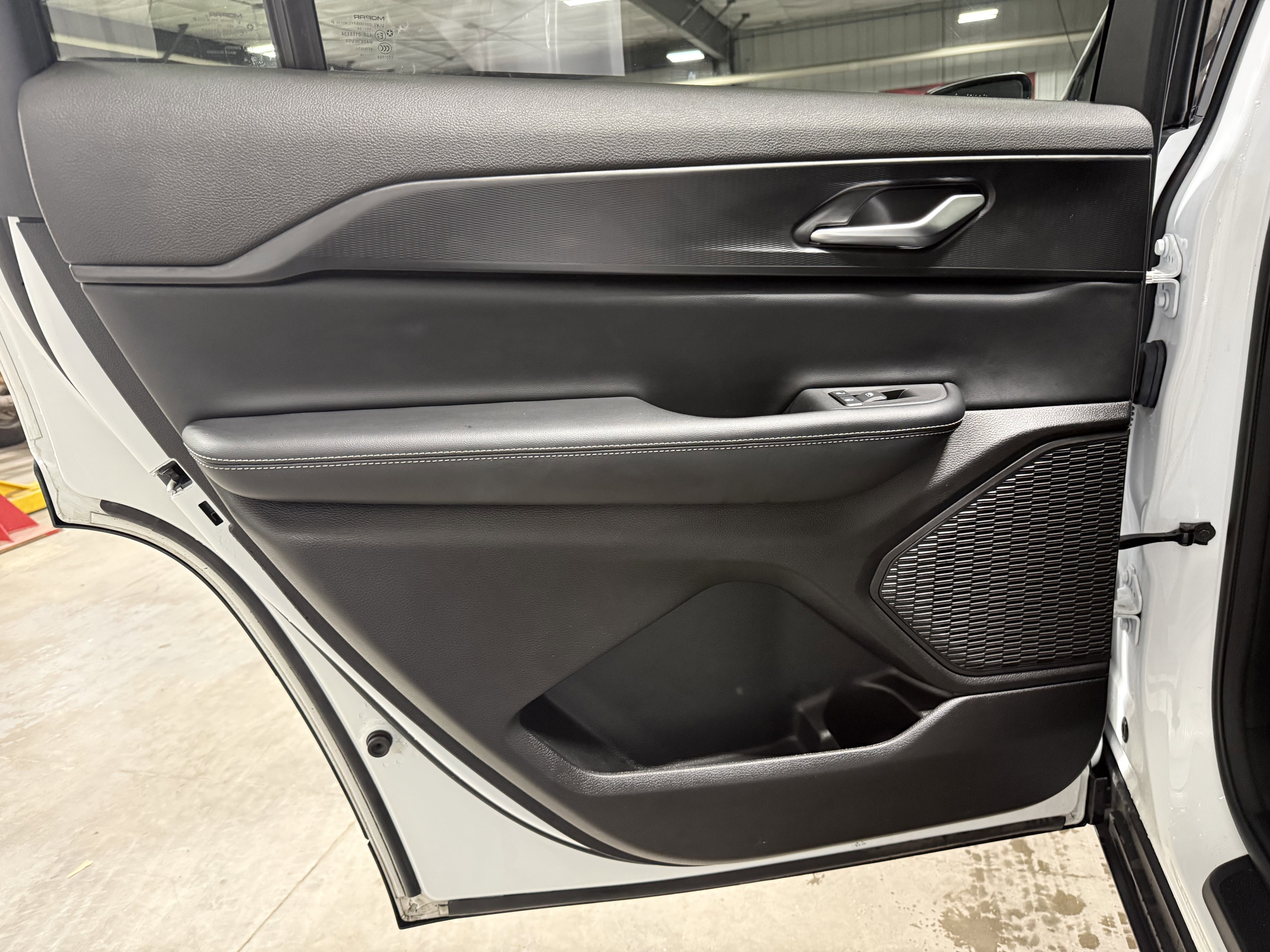 Used 2024 Jeep Grand Cherokee L Laredo w/ Luxury Tech Group I image 22