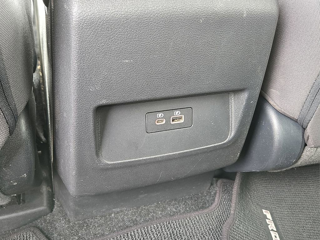 Used 2024 Nissan Frontier SV image 15