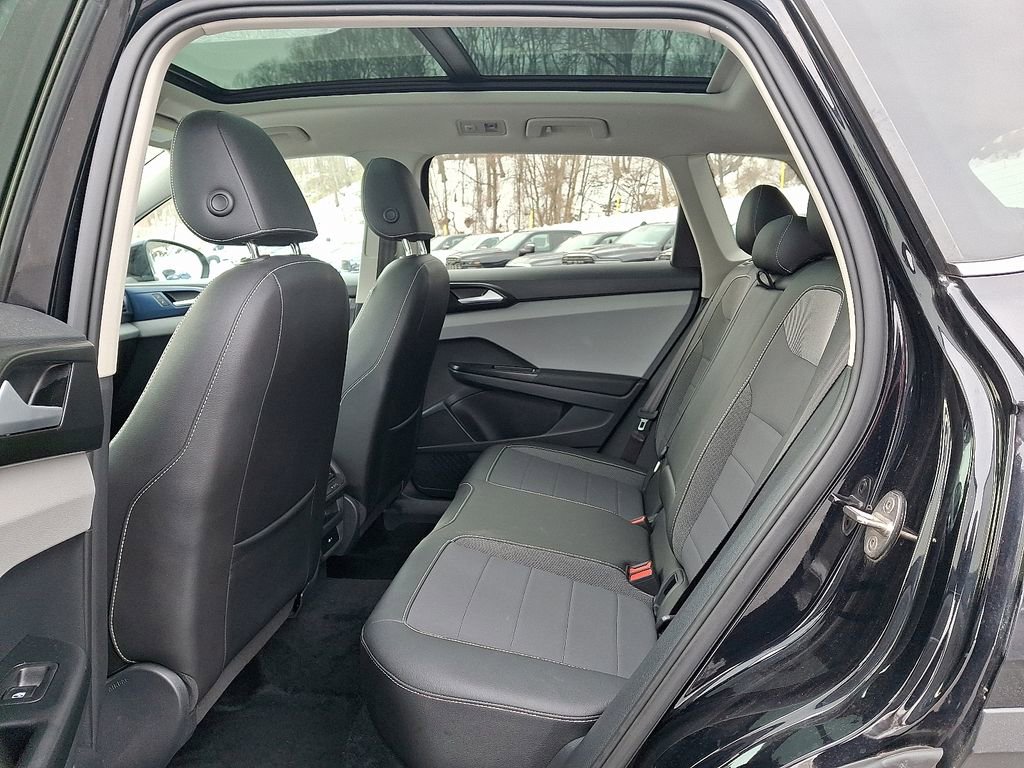 Used 2023 Volkswagen Taos SE image 13