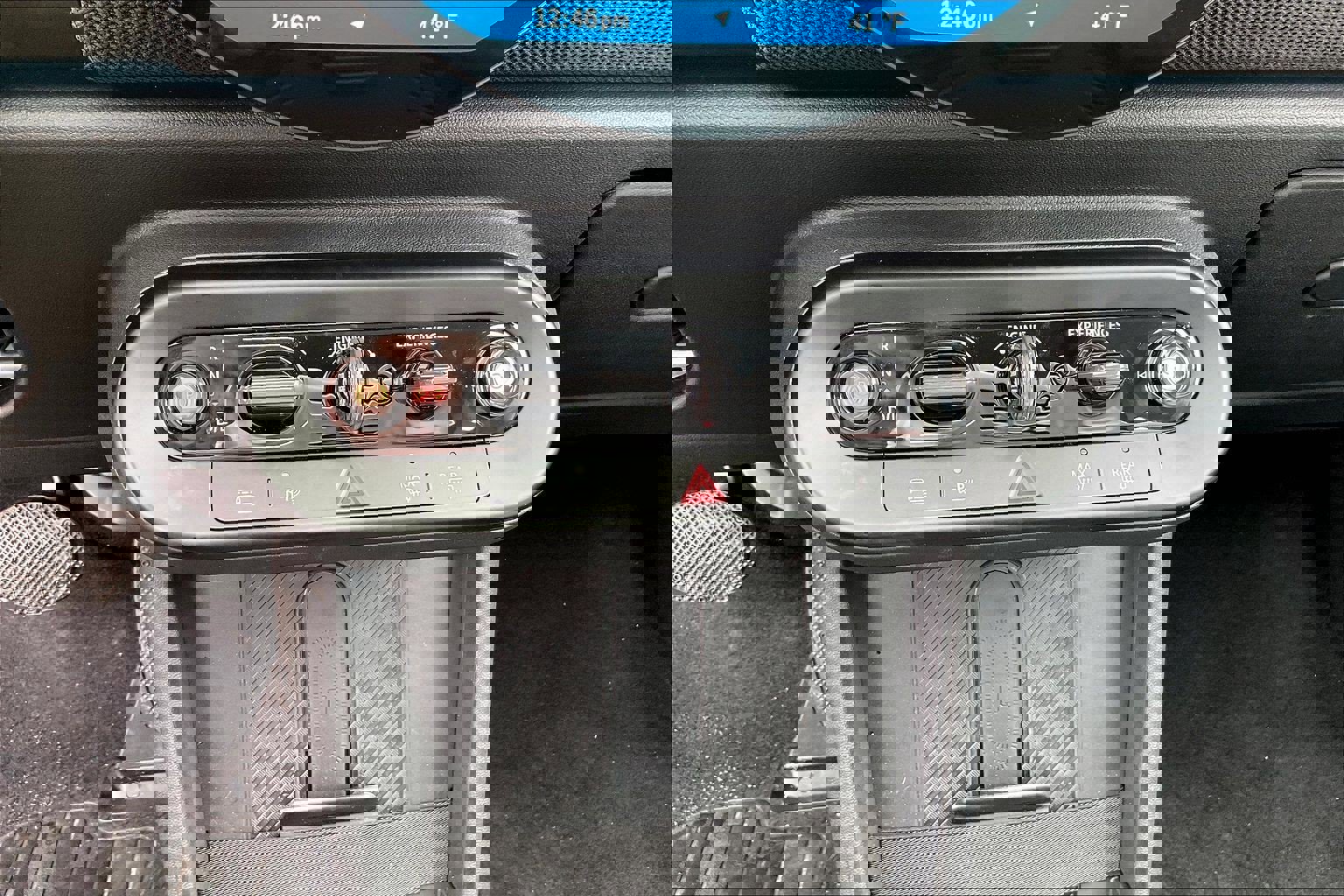 Certified 2025 MINI Cooper 2-Door Hardtop image 31