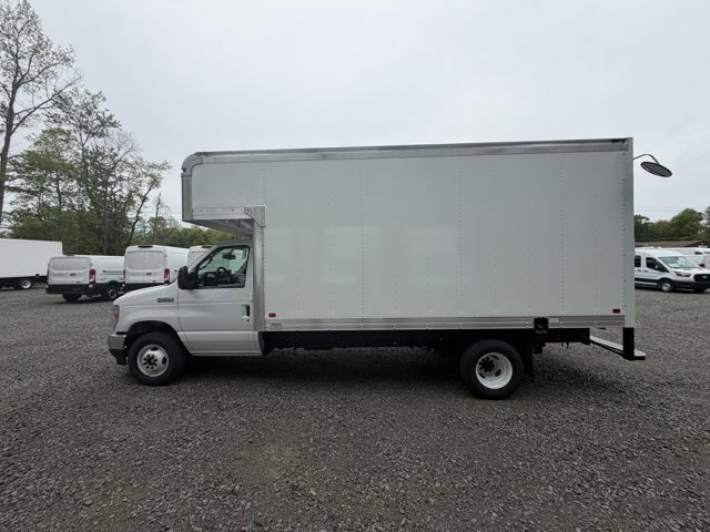 New 2027 Ford E-450 and Econoline 450 Super Duty RWD image 3