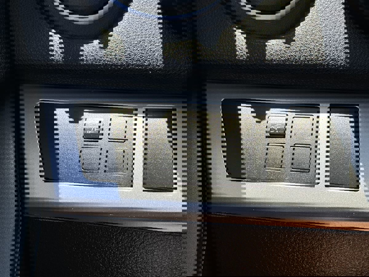 Used 2011 MAZDA MAZDA3 i Touring image 47