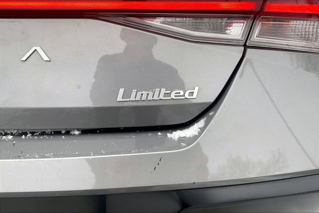 Certified 2024 Hyundai Elantra Limited image 9
