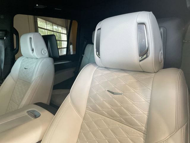 Certified 2025 Cadillac Escalade ESV Premium Luxury Platinum image 20