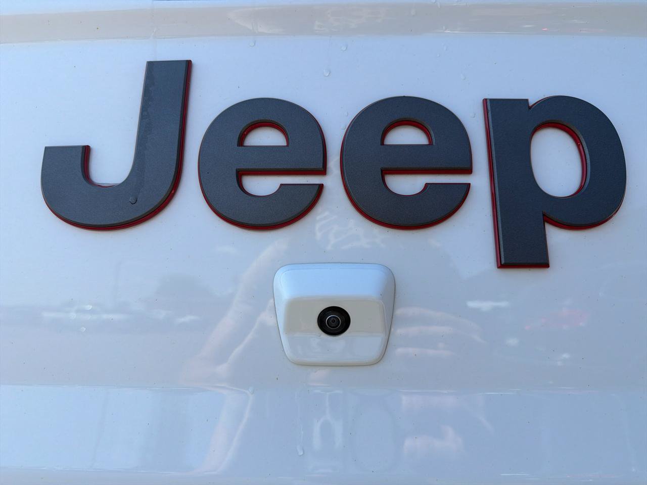 Used 2021 Jeep Gladiator Rubicon AWD/4WD image 17