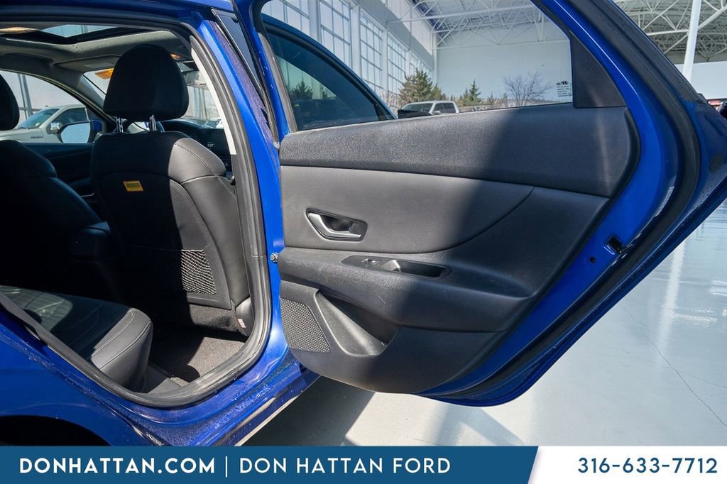 Used 2023 Hyundai Elantra Limited image 20