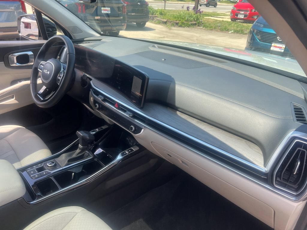 Certified 2025 Kia Sorento SX AWD/4WD image 22