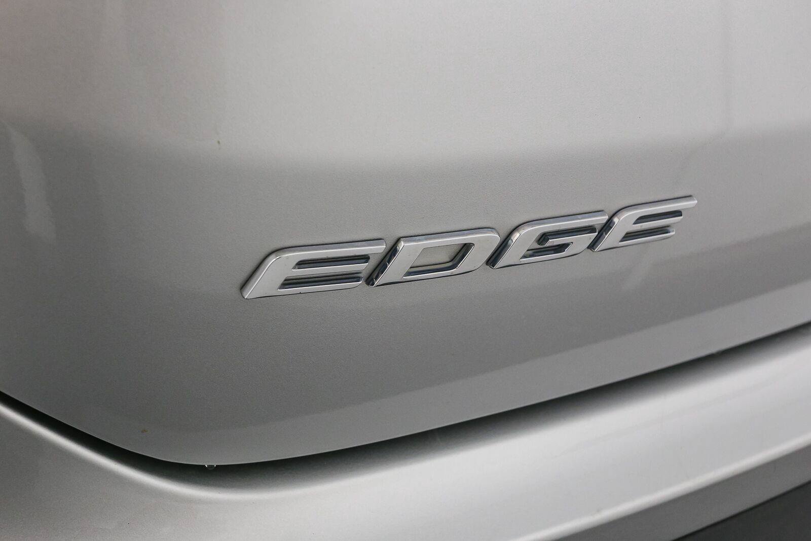 Used 2019 Ford Edge SEL w/ Equipment Group 201A AWD/4WD image 11