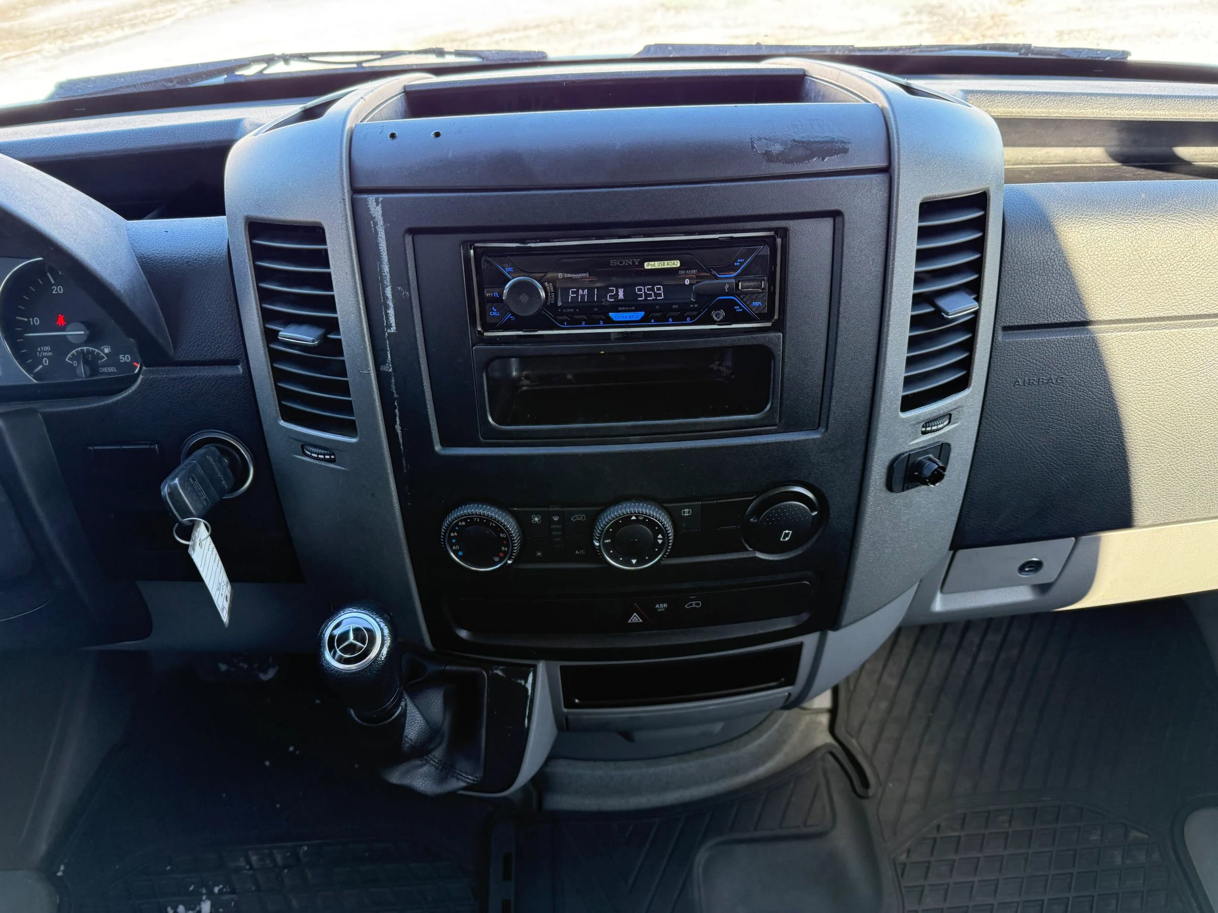 Used 2018 Mercedes-Benz Sprinter 3500 image 15