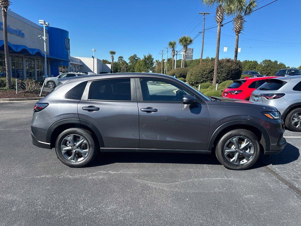 New 2027 Honda HR-V LX image 2