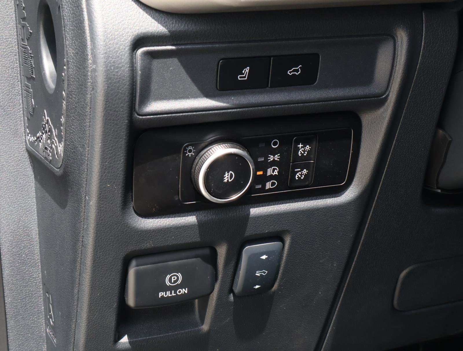 Used 2024 Ford Expedition XLT RWD image 23