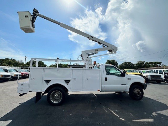 Used 2000 Ford F550 2WD Regular Cab Super Duty image 5