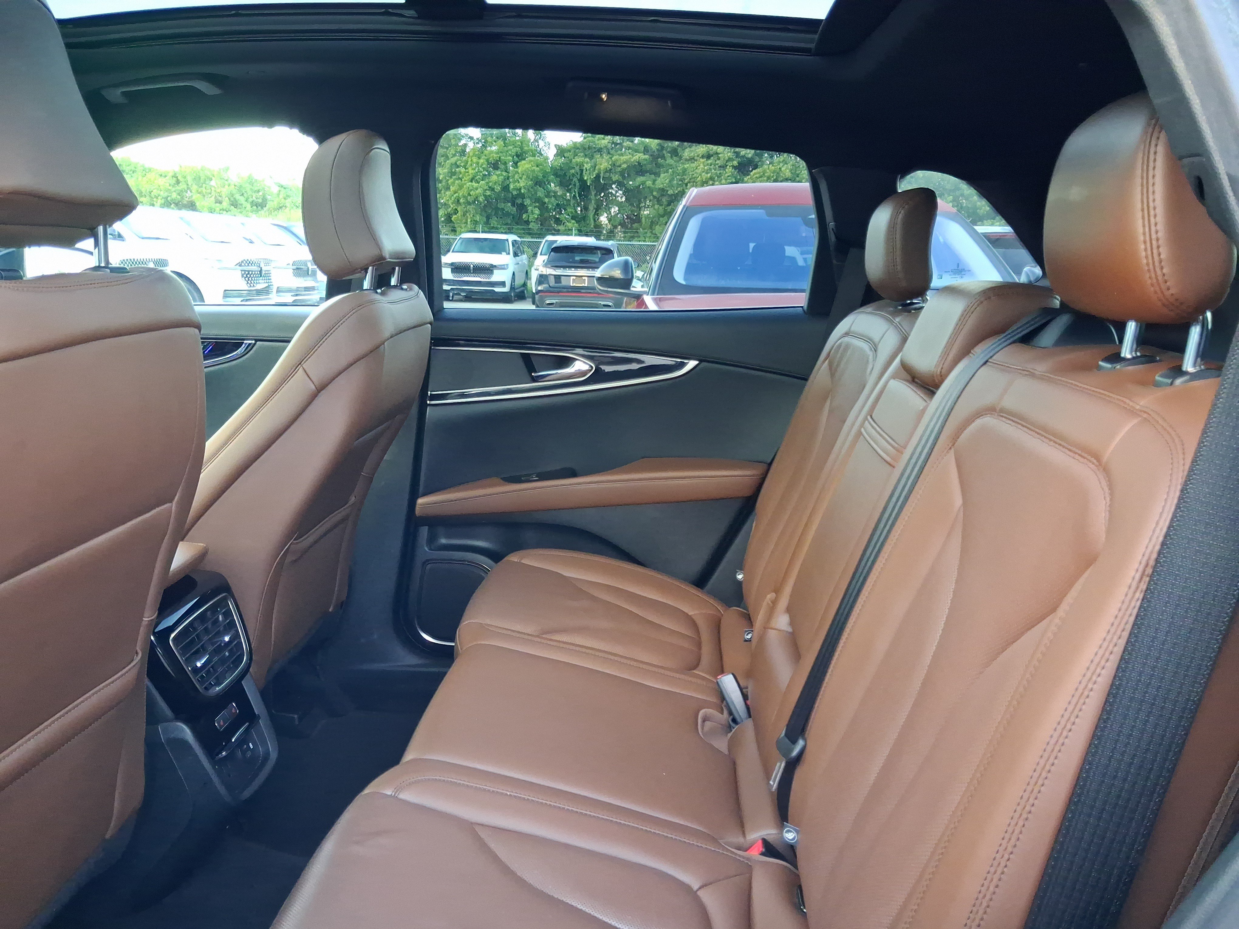 Certified 2022 Lincoln Nautilus Reserve FWD image 6