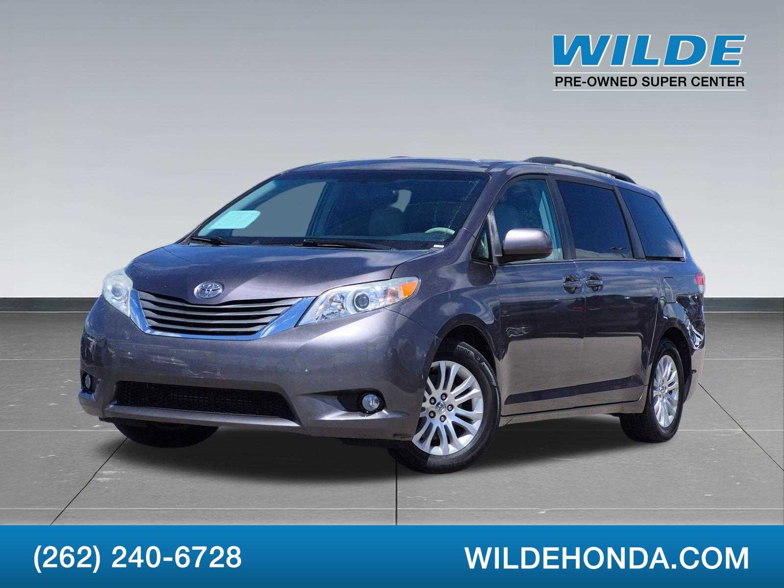 Used 2014 Toyota Sienna XLE FWD image 1
