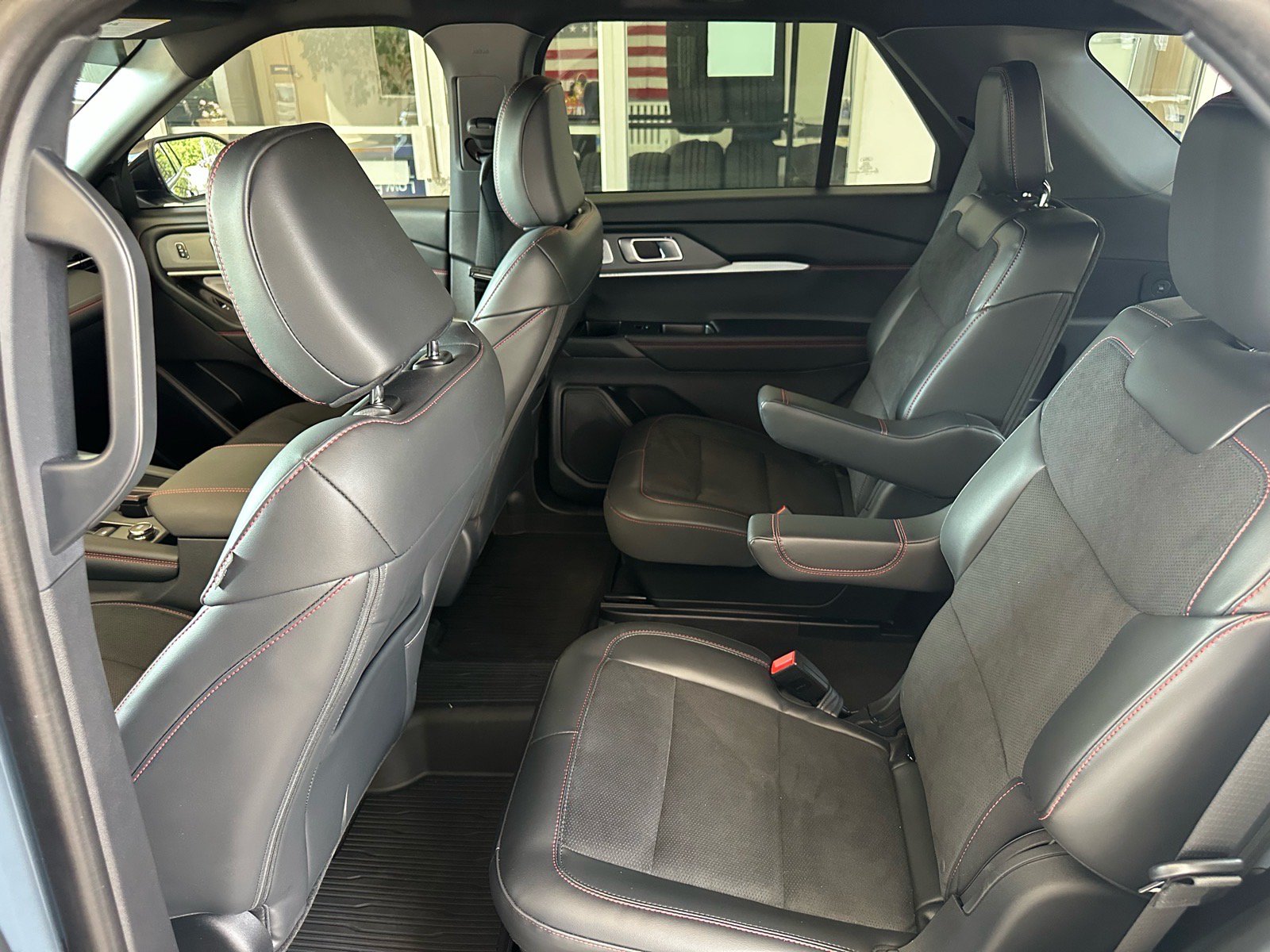 Used 2025 Ford Explorer ST w/ Sun And Sound Package AWD/4WD image 22