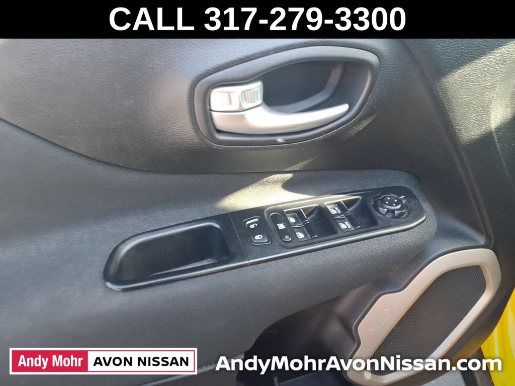 Used 2015 Jeep Renegade Latitude w/ Cold Weather Group II AWD/4WD image 15