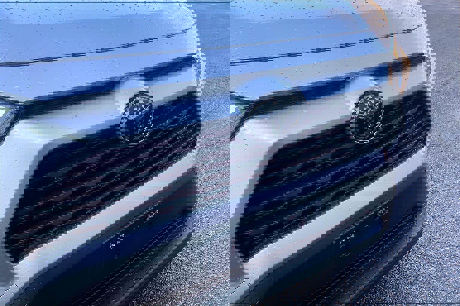 Used 2025 Toyota RAV4 XLE image 31