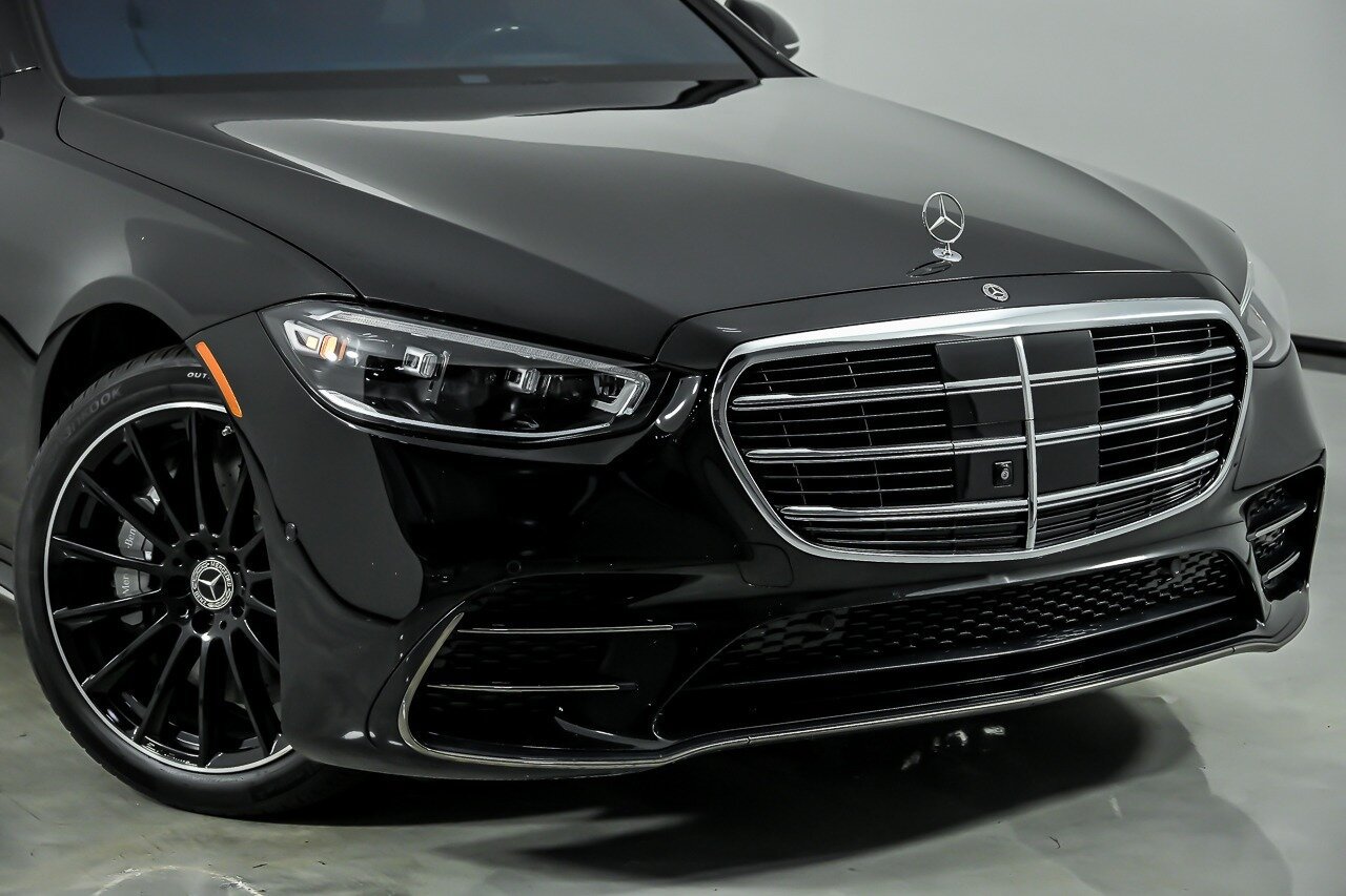 Used 2024 Mercedes-Benz S 580e 4MATIC Sedan image 3