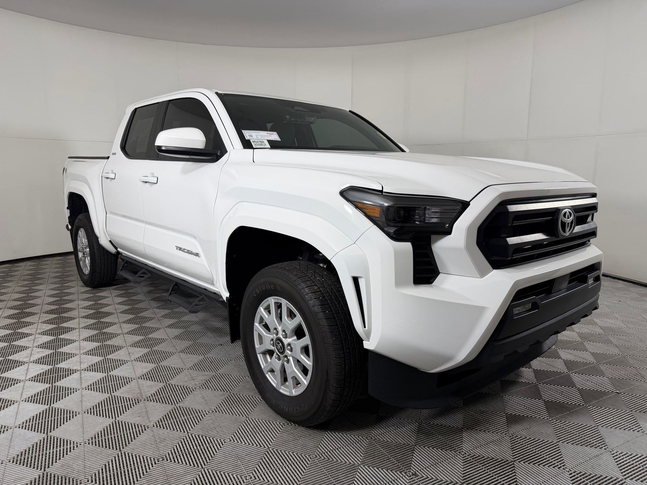 Used 2024 Toyota Tacoma SR5 AWD/4WD image 7