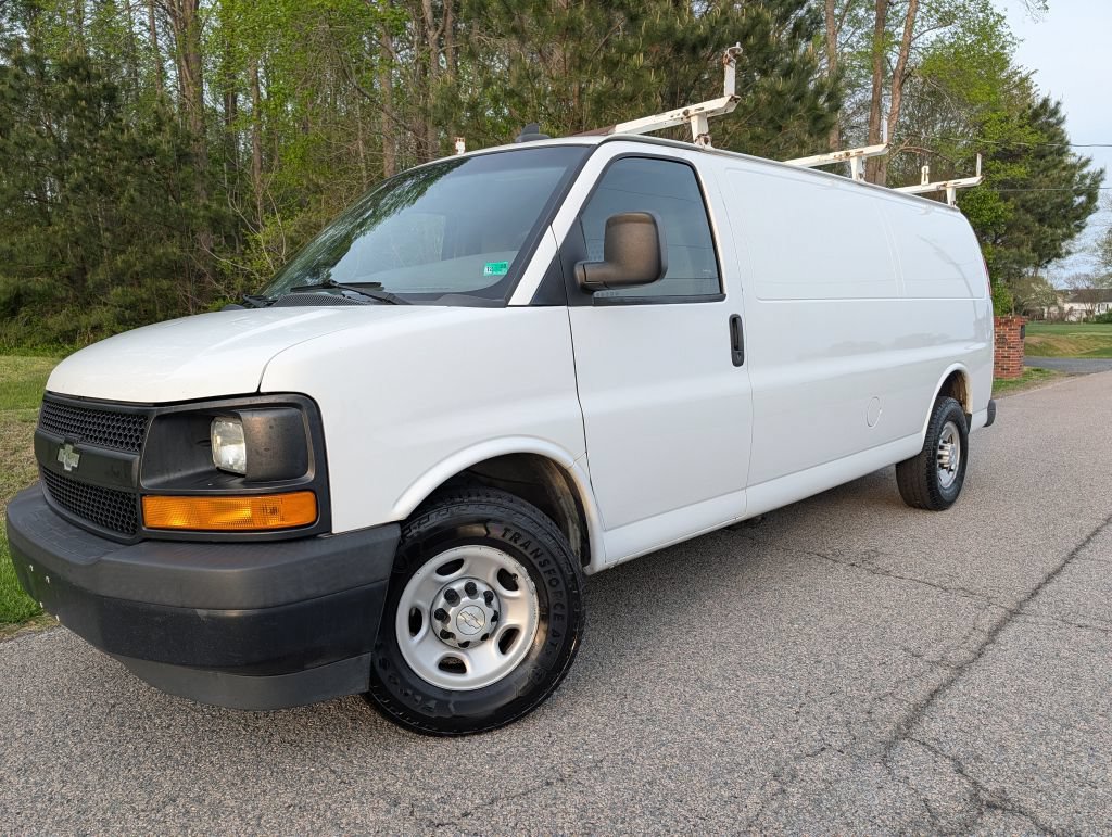Used 2017 Chevrolet Express 3500 Extended RWD image 1