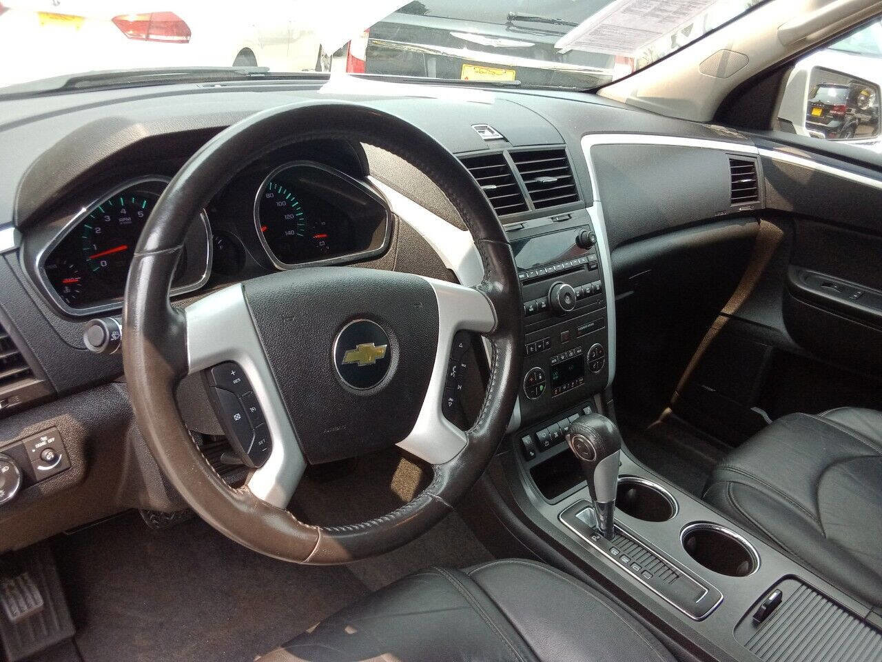 Used 2012 Chevrolet Traverse LT FWD image 10