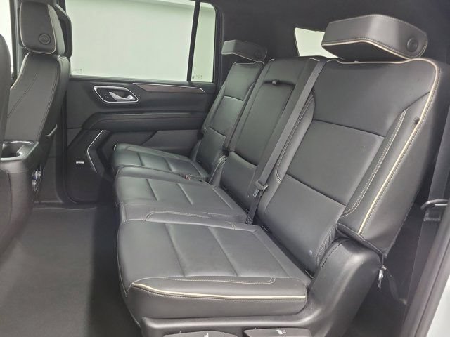 Used 2024 Chevrolet Suburban Premier RWD image 11