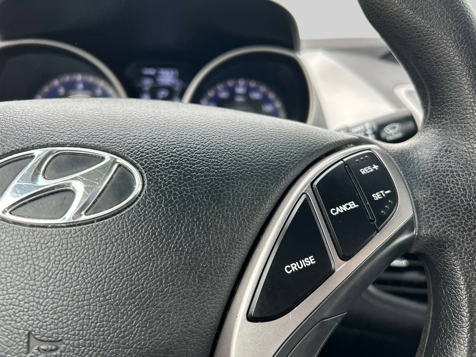Used 2013 Hyundai Elantra FWD image 18