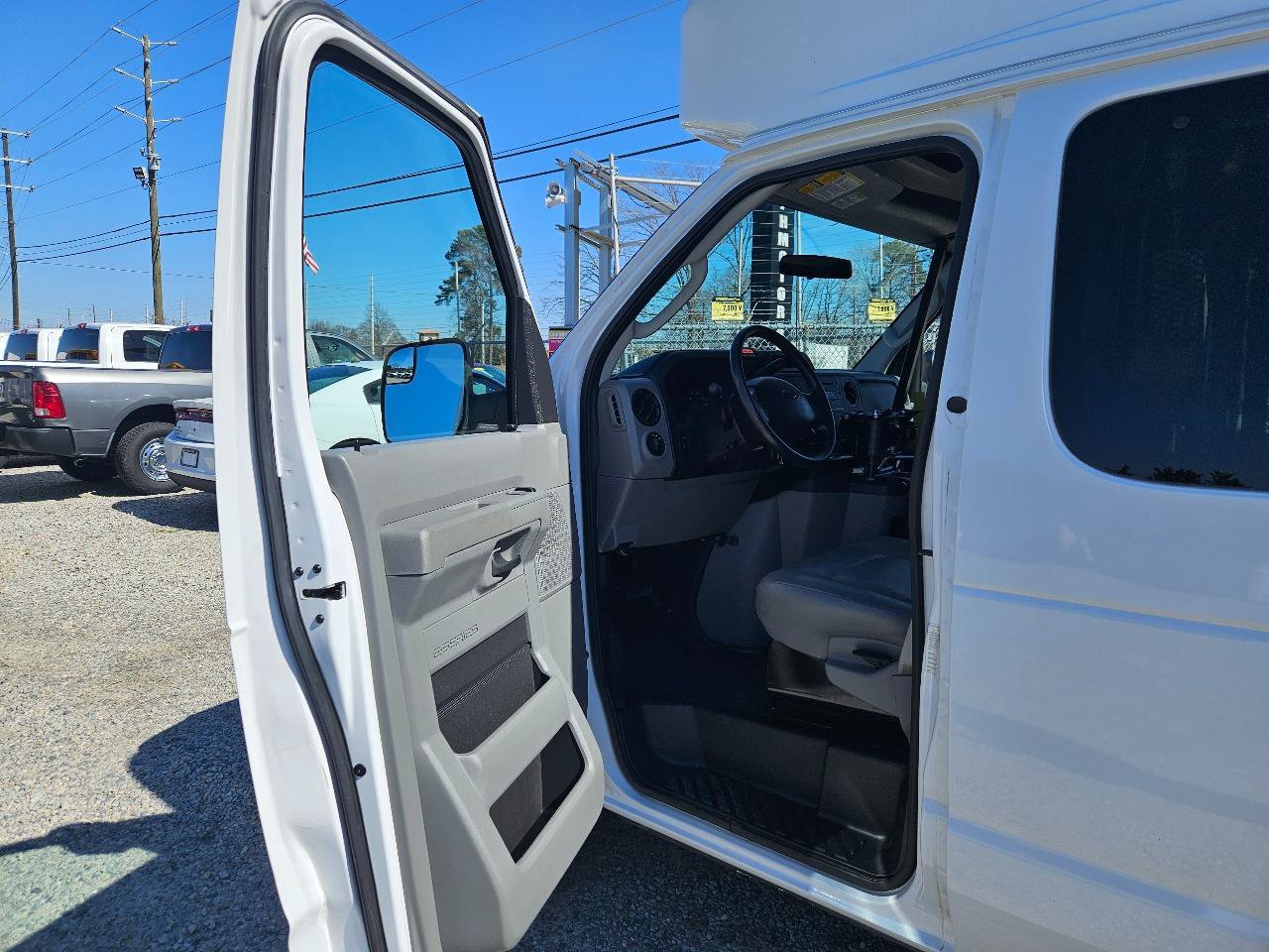 Used 2013 Ford E-350 and Econoline 350 Extended Super Duty w/ PWR Group RWD image 9