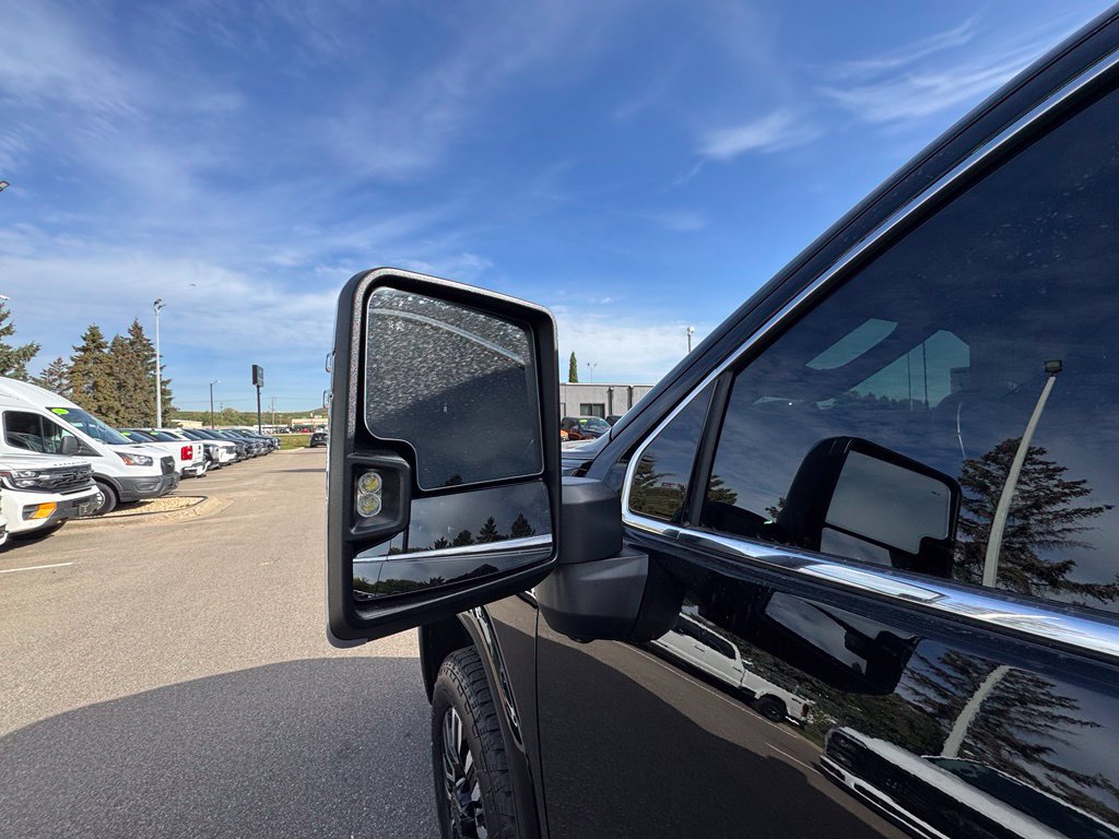 Used 2026 GMC Sierra 3500 Denali Ultimate w/ LPO, Black Badging Package AWD/4WD image 18