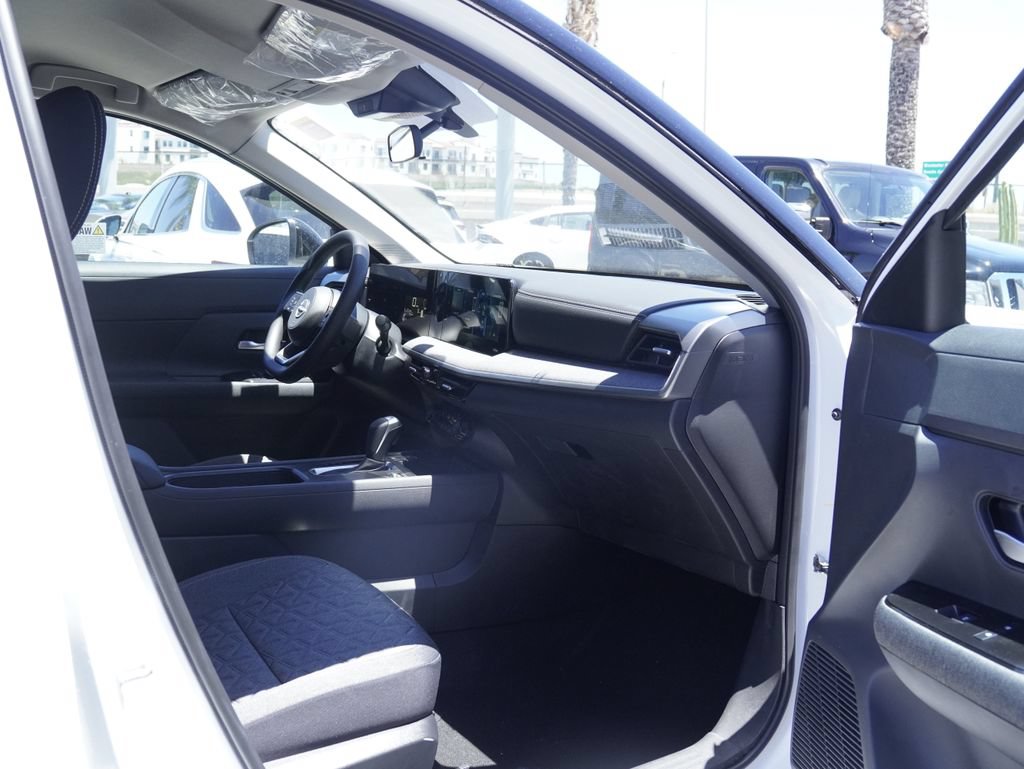 New 2026 Nissan Kicks SV w/ Cold Weather Package FWD image 25