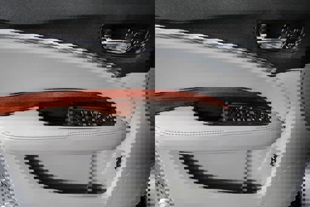 Used 2017 Acura MDX SH-AWD w/ Advance Package image 9