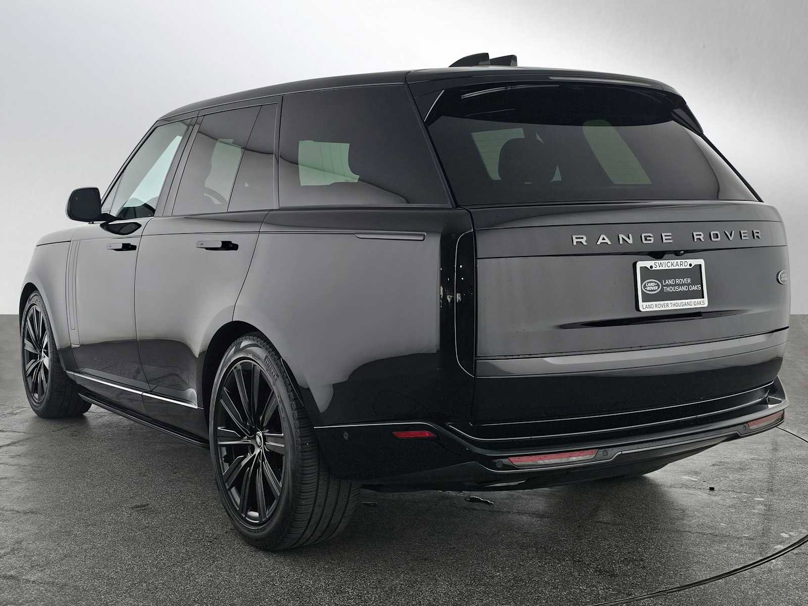 Used 2023 Land Rover Range Rover SE AWD/4WD image 3