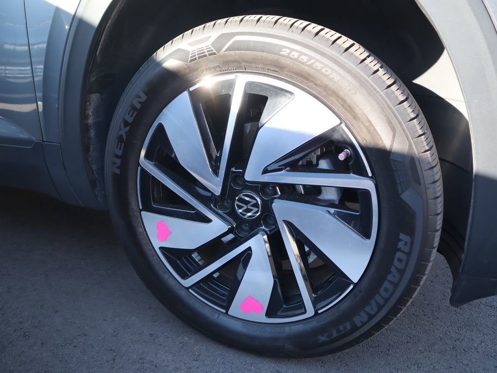 Used 2024 Volkswagen Atlas Cross Sport SE image 18