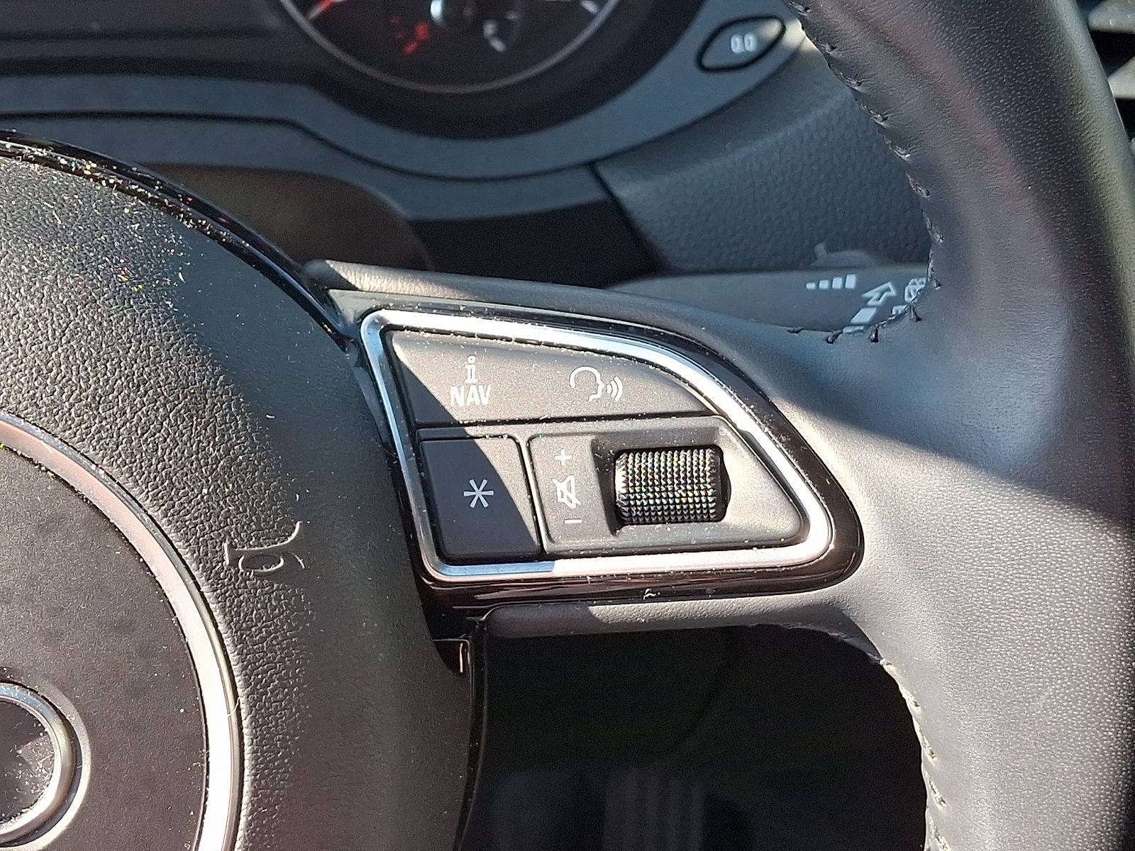 Used 2018 Audi Q3 2.0T Premium Plus w/ Premium Plus Package AWD/4WD image 23