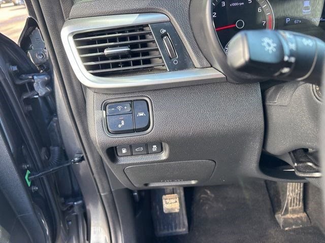 Used 2020 Kia Optima LX image 18