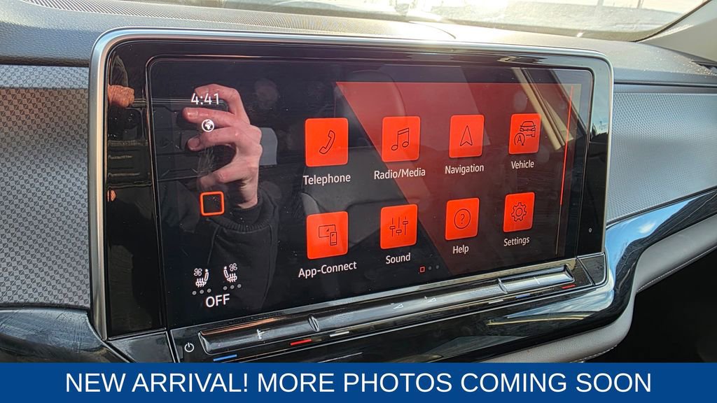 Used 2024 Volkswagen Atlas Peak Edition SE image 18