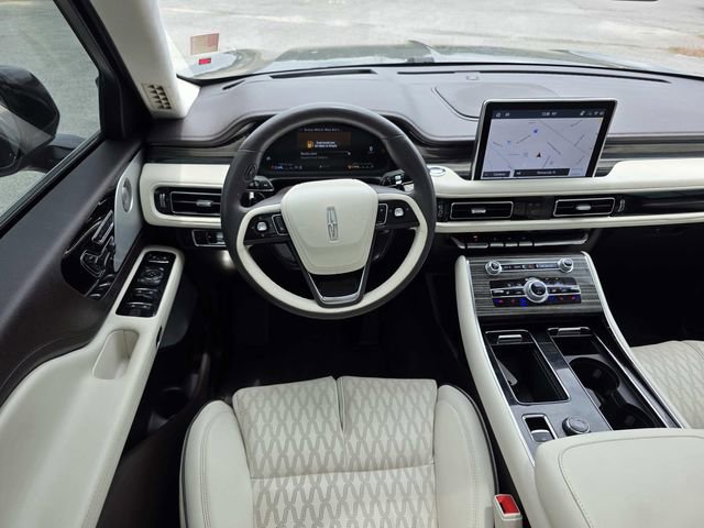 Certified 2023 Lincoln Aviator Black Label w/ Class IV Trailer Tow Package image 7