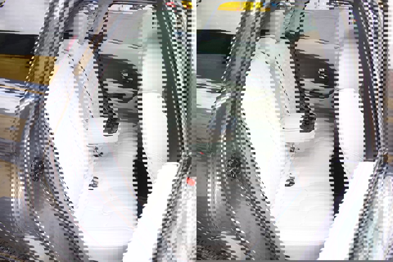 Used 2012 Land Rover Range Rover Evoque Pure Plus AWD/4WD image 16