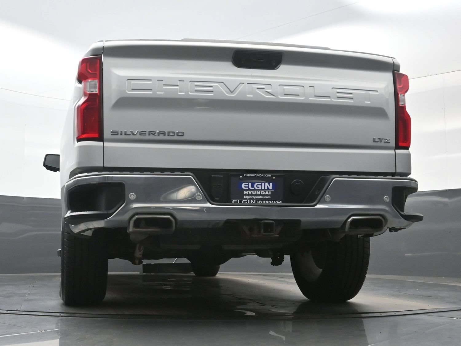Used 2022 Chevrolet Silverado 1500 LTZ w/ LTZ Premium Package AWD/4WD image 31
