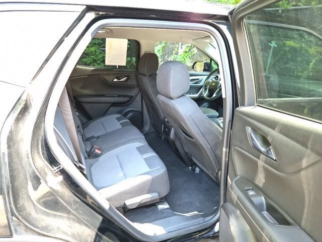 Used 2025 Chevrolet Blazer LT AWD/4WD image 12