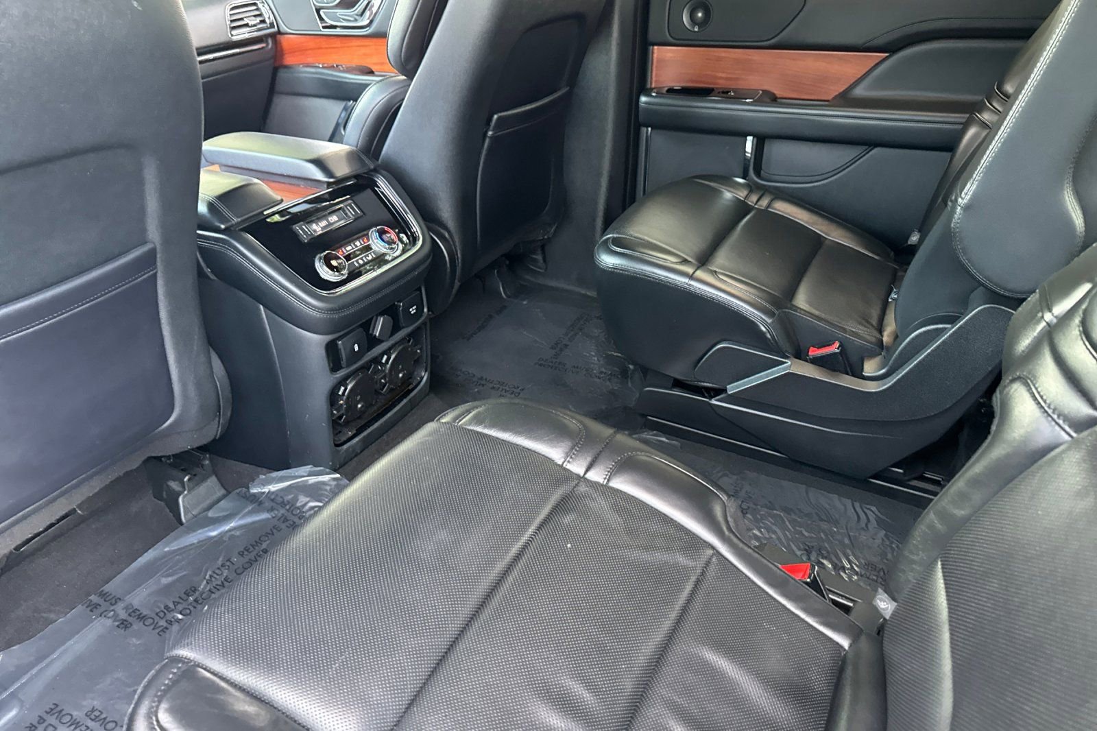 Used 2019 Lincoln Navigator L Select image 12