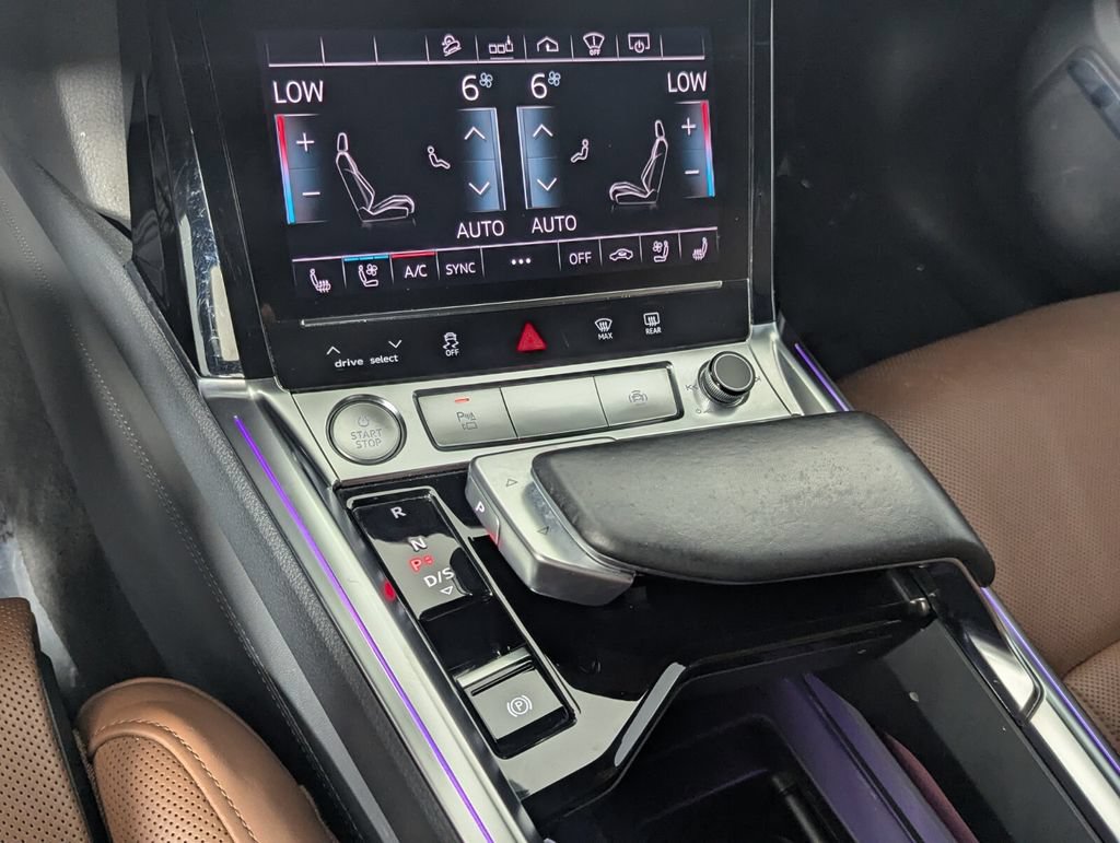 Used 2019 Audi e-tron Prestige w/ Prestige Package AWD/4WD image 23