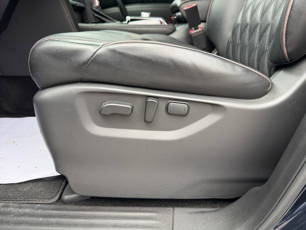 Used 2022 Nissan Armada Platinum w/ Captain's Chairs Package image 12