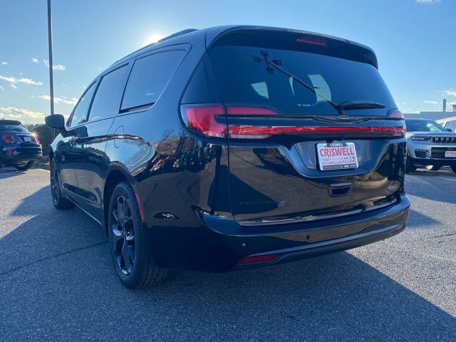 New 2026 Chrysler Pacifica Select w/ S Appearance Package FWD image 5