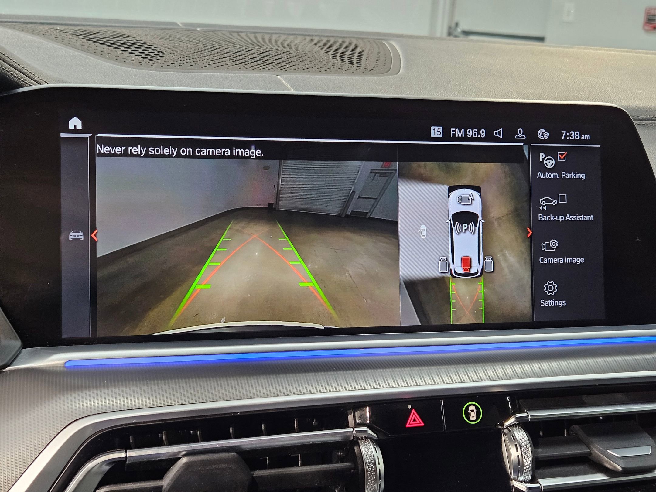 Used 2022 BMW X5 xDrive40i w/ Premium Package image 32